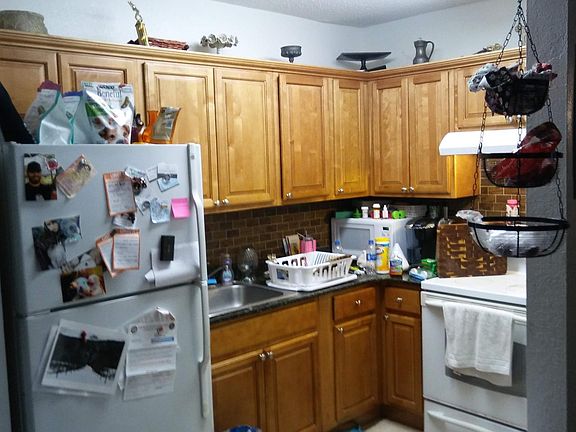3rd image of 271 Bonnie Blvd APT 212