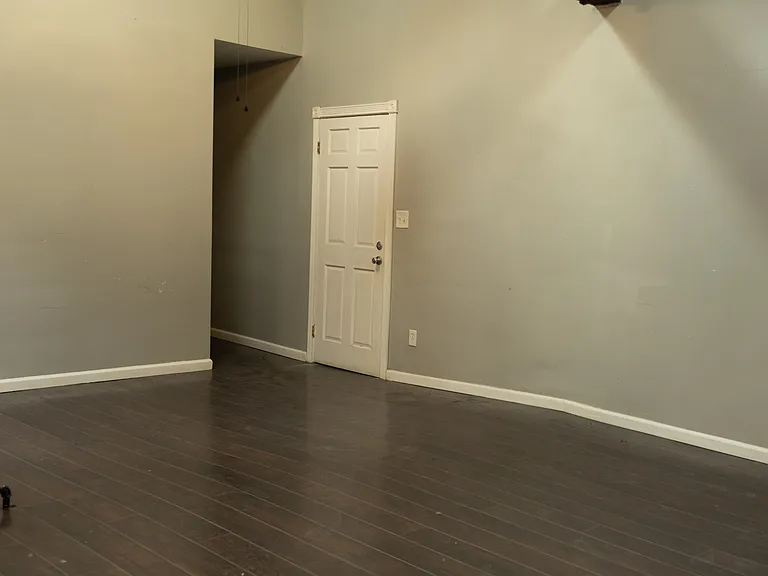 1122-1124 N High St #9 — Photo 19