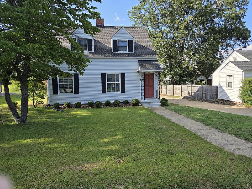 1st image of 103 E Bearden St