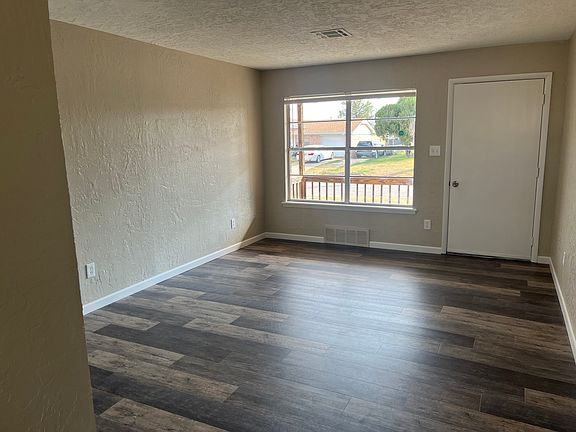 4th image of 4919 NW Pollard Ave