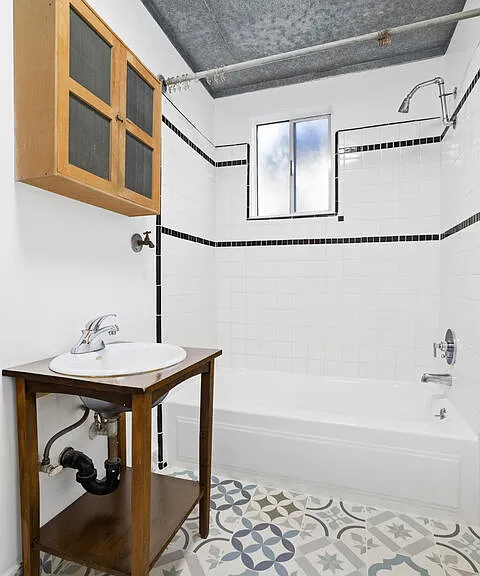 24 Westminster Ave #4 — Photo 13