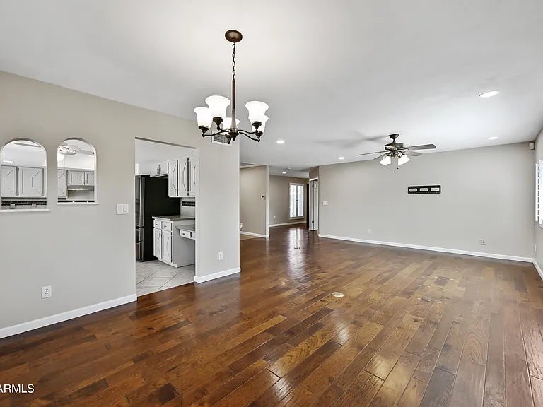 324 W Willow Ave — Photo 11