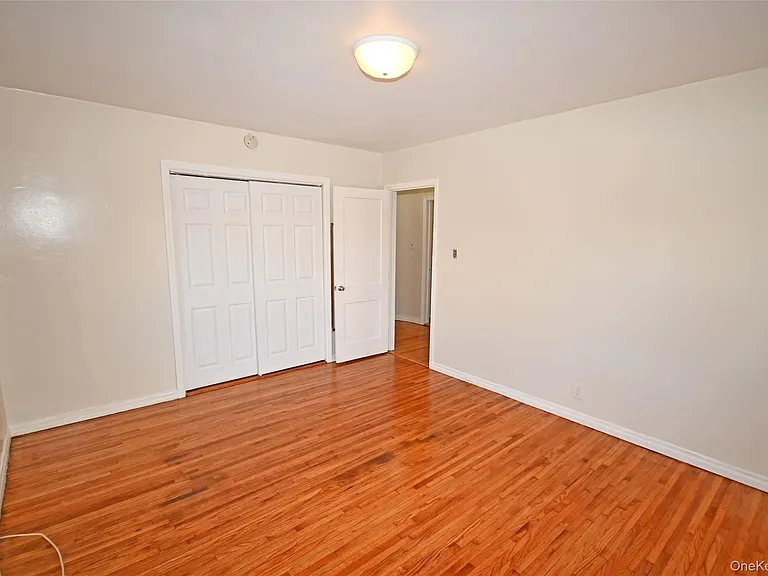 1047 N 7th St #WHOLE HOUSE — Photo 9