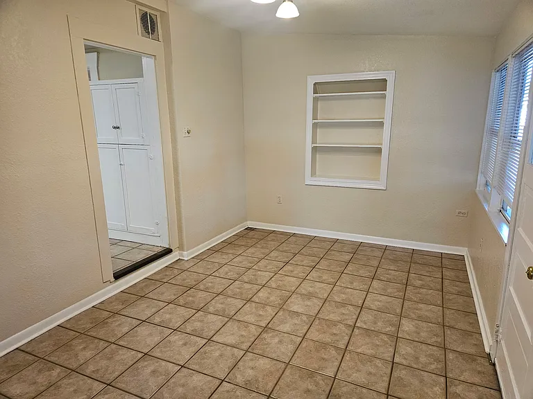 Den/dining
