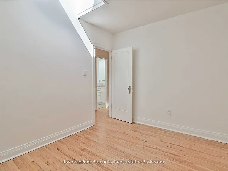 3317 Lake Shore Blvd W #2 — Photo 8