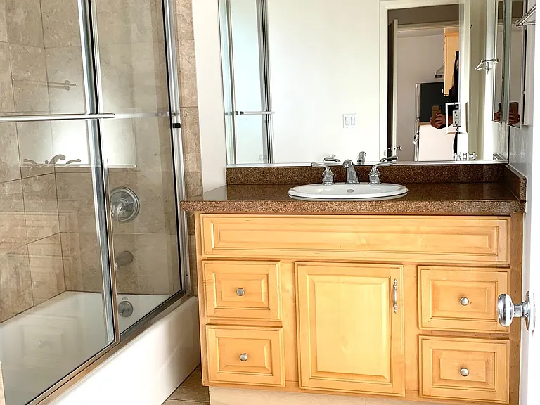 962 Granville Ave #9 — Photo 13