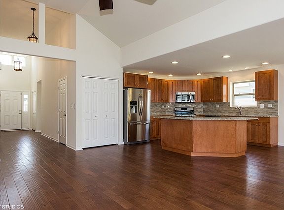 3rd image of 1305 Hosmer St