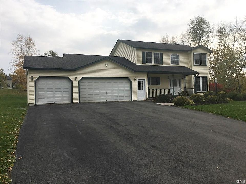 1st image of 102 Eagle Crest Dr