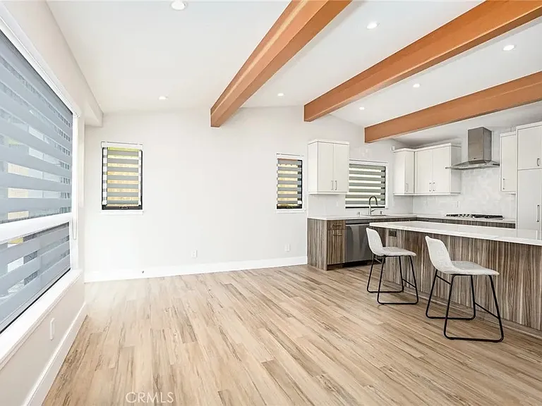 264 Barbara Ave — Photo 6