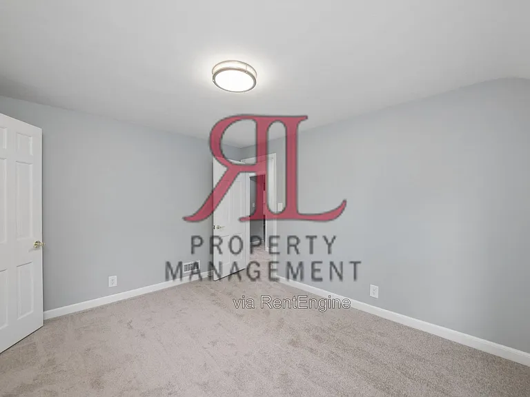 85 Eastmoor Blvd — Photo 43