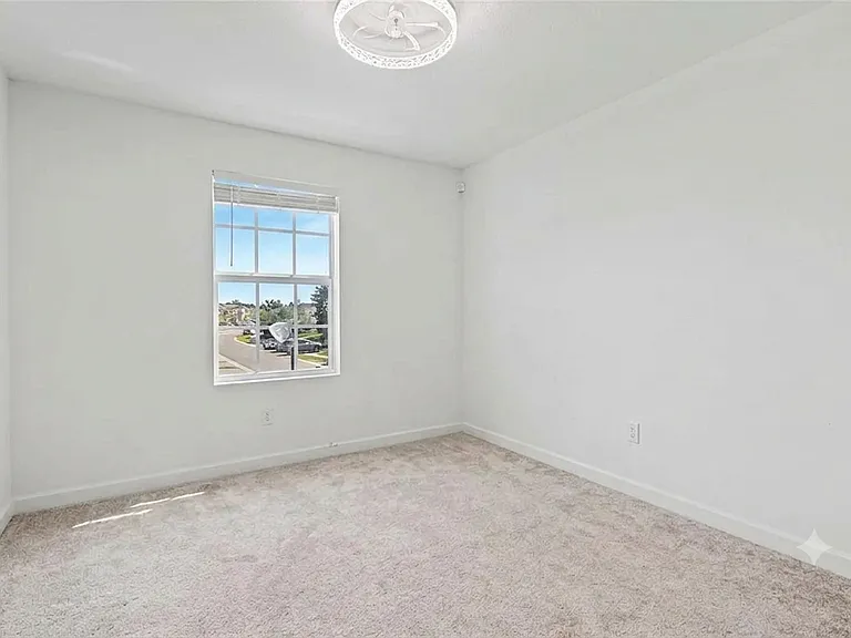 Hammock Grove Dr — Photo 12