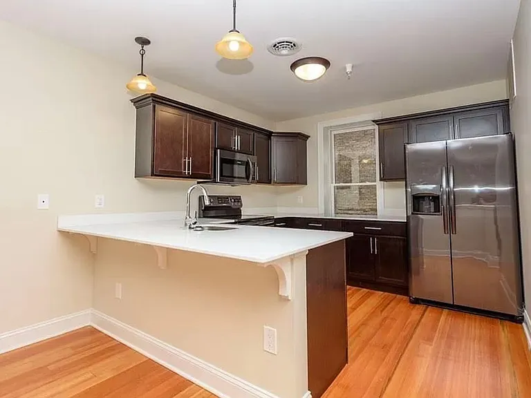 Stylish 1-Bedroom Apartment with Modern Upgrades in Cohoes — Photo 23