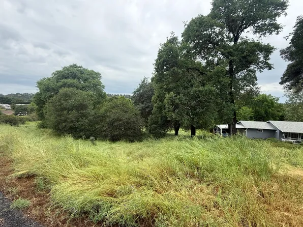 3136 Heinemann Dr, Valley Springs, CA 95252