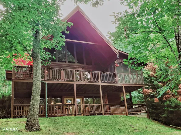 3085 Perry Circle Ln, Sevierville, TN 37862