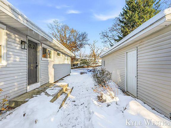 3rd image of 3144 Kensboro Ave NE