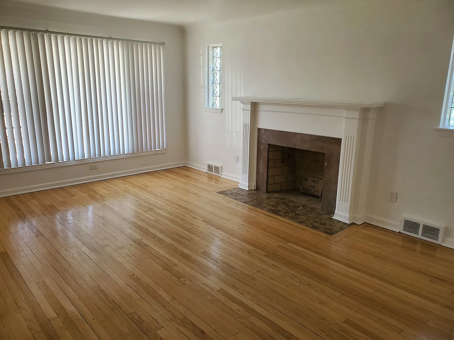 2 bed, 1.5 bath, 992 sqft, $1,400 — Photo 3