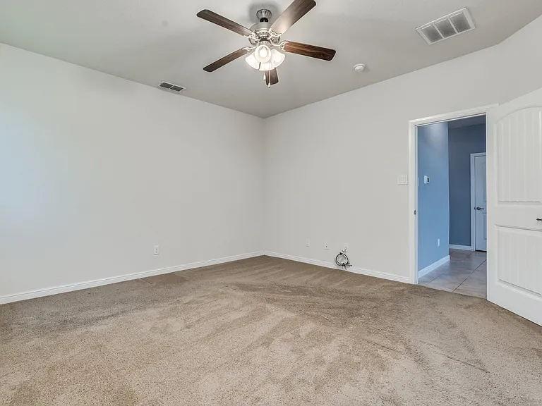 9921 Wynndel Trl — Photo 15