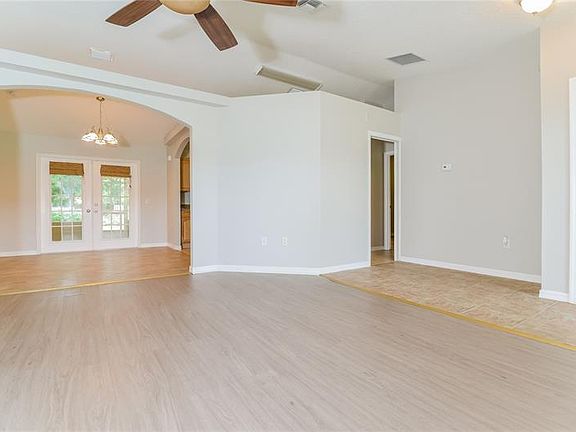 3rd image of 25541 Exmoor Dr