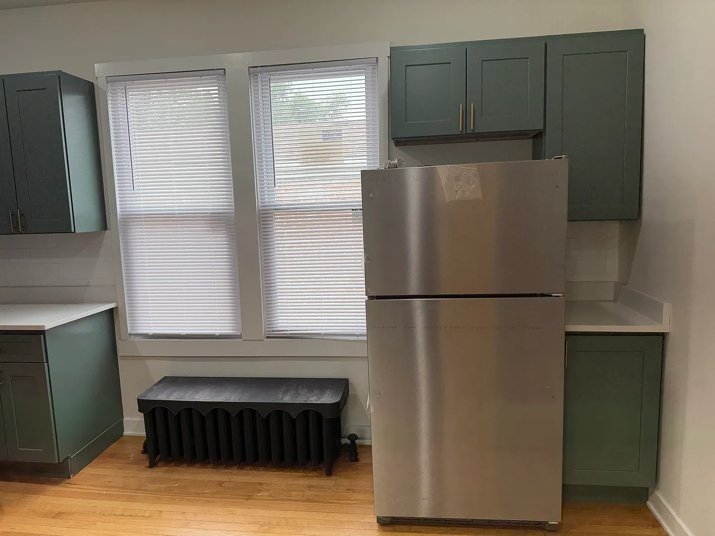 3 bed, 1050 sqft, $1,800 — Photo 3