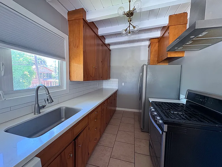 3719 E 1st St — Photo 4