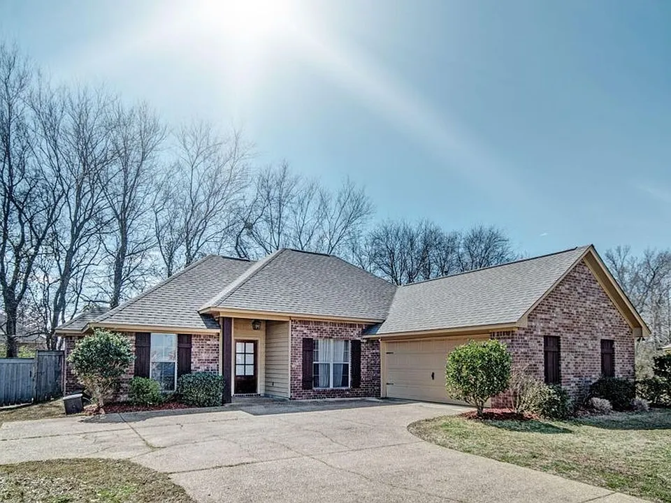 121 Millhouse Dr