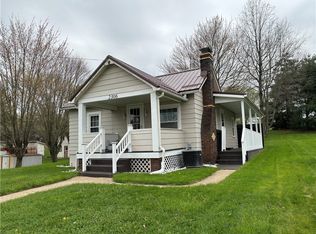 2306 S Jefferson St, New Castle, PA 16102