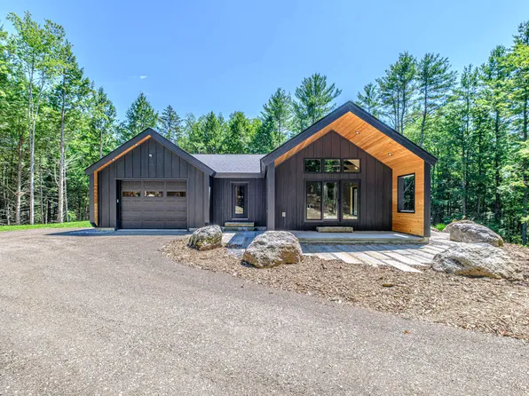 830 Paris Road, Hebron, ME 04238