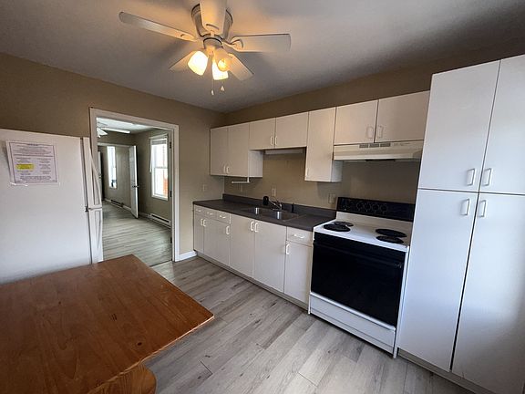 3rd image of 8 N Jefferson Ave #1