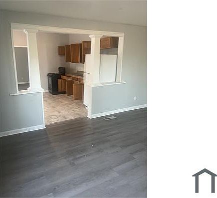 3rd image of 1101 W 33rd St #A