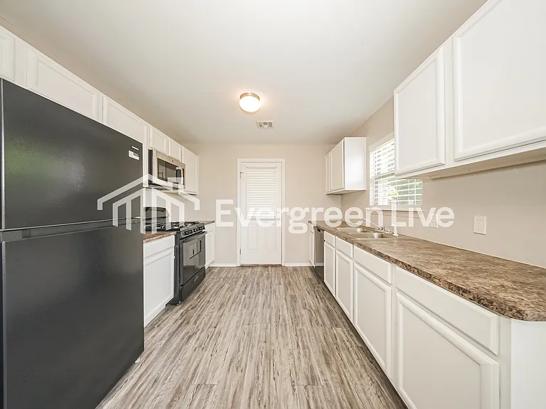 1850 Bliss Cir — Photo 7