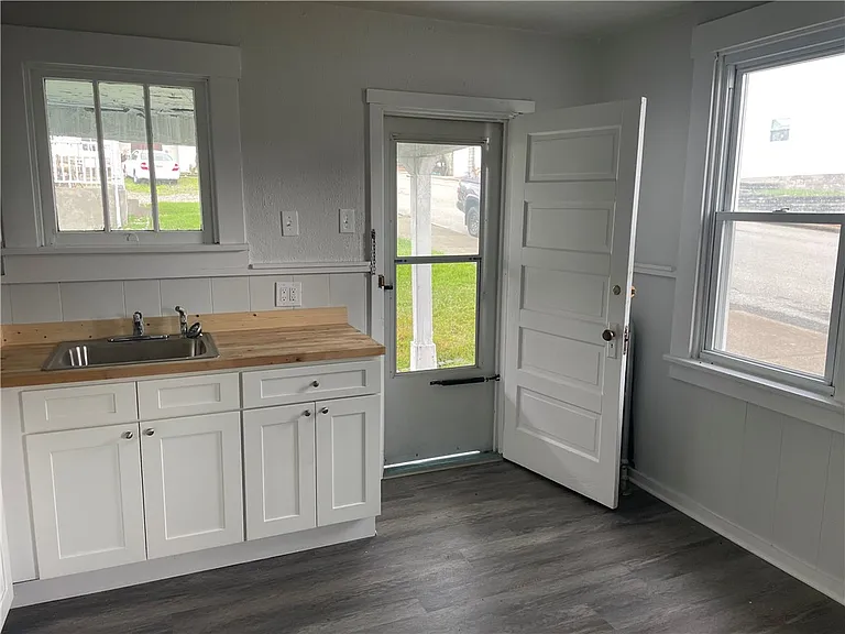 36 Lincoln Ave #1 — Photo 4