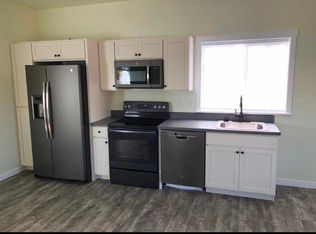 117 SW 9th St, Redmond, OR 97756