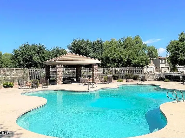 4235 E Betsy Ln — Photo 19