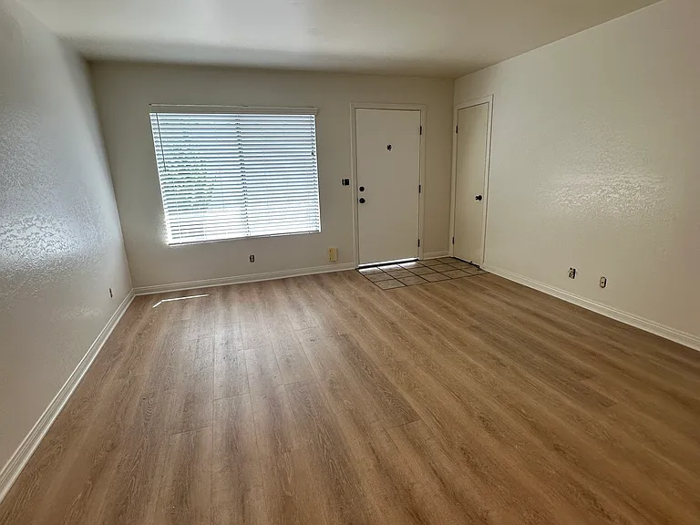650 W Gonzales Rd #7 — Photo 4