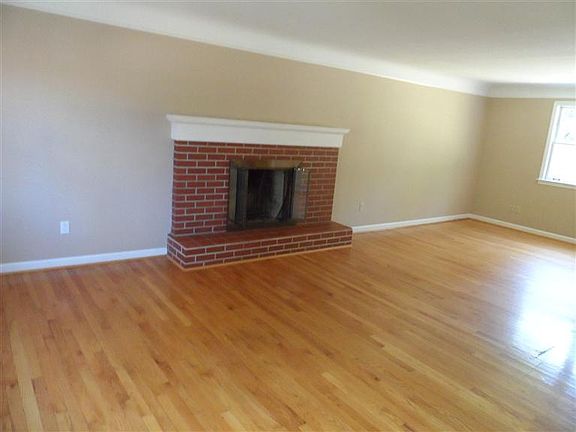3rd image of 7051 Juniperview Ln