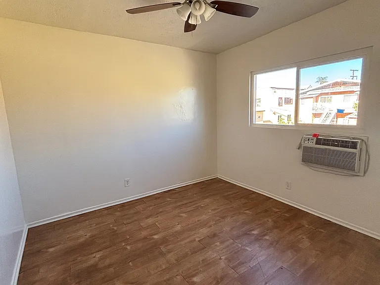 1513 W 28th St #7 — Photo 17