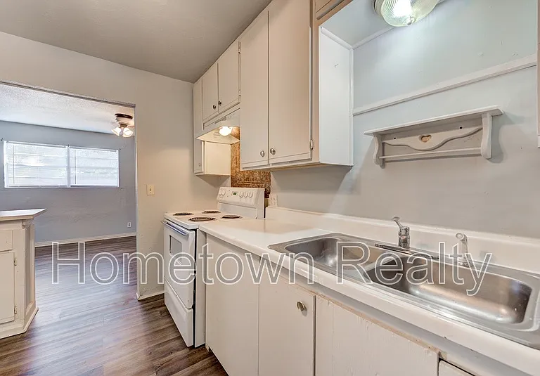 9809 N McKinley Ave — Photo 16