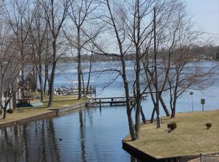 5035 Shoreview Dr, Coloma, MI 49038