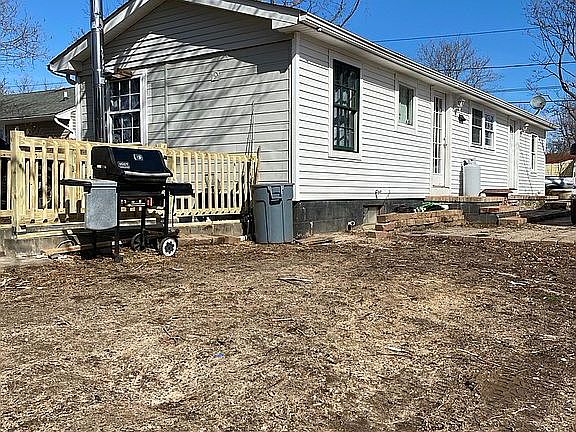 4th image of 213 Horton Ave