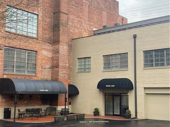 165 Virginia St Suite 409, Mount Airy, NC 27030