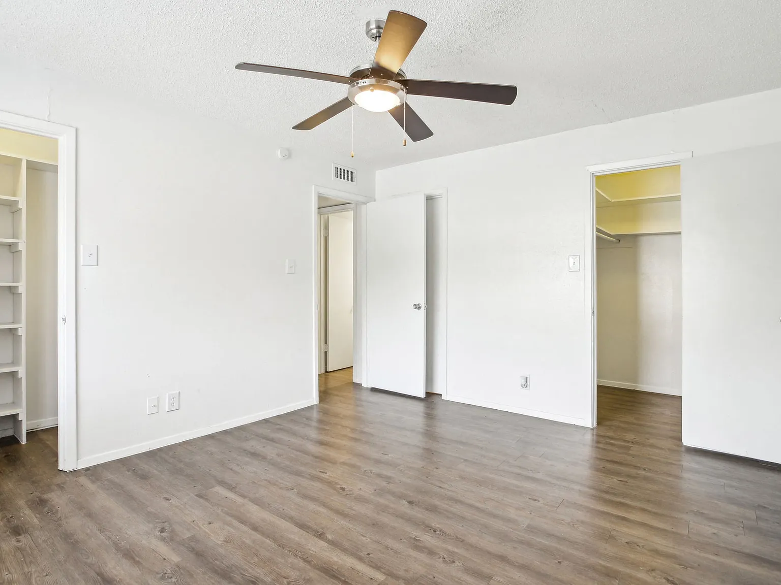 Jewel Apartment Homes — Photo 3
