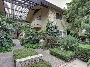 385 Cliff Dr APT 11, Pasadena, CA 91107