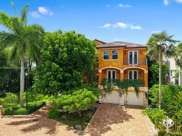 5843 Paradise Point Dr, Palmetto Bay, FL 33157