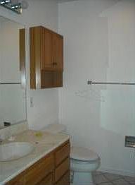 4th image of 1009 Pine St