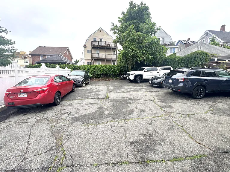 12 Curtis St #1 — Photo 4