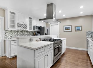 23812 Calvert St, Woodland Hills, CA 91367