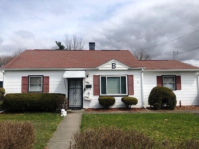 1st image of 415 Shelbourne St