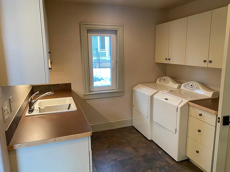 821 Broad St — Photo 22
