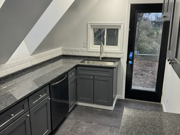 216 W Sycamore St #5, Pittsburgh, PA 15211