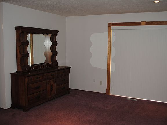 Master bedroom w/slider.